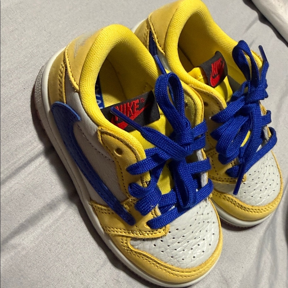 Nike Kids Yellow and Blue Low-Top Sneakers - Picture 6 of 8